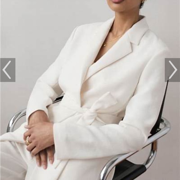 Aritzia Esteli Blazer. light birch. Size Small - Picture 3 of 7